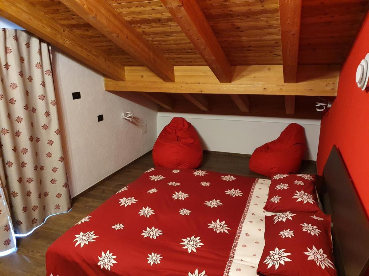 Casa Vacanza Lo Nano Фенис Екстериор снимка
