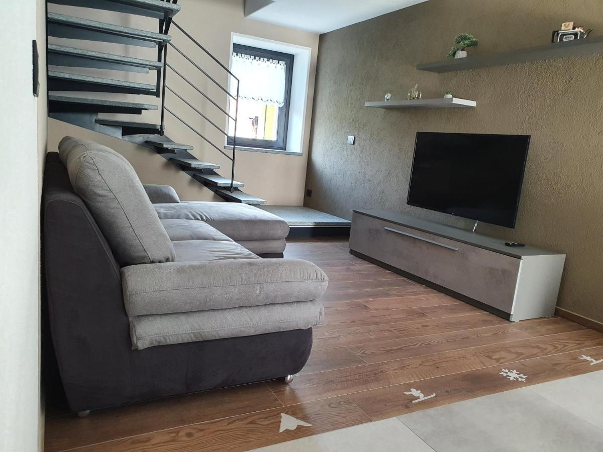 Casa Vacanza Lo Nano Фенис Екстериор снимка